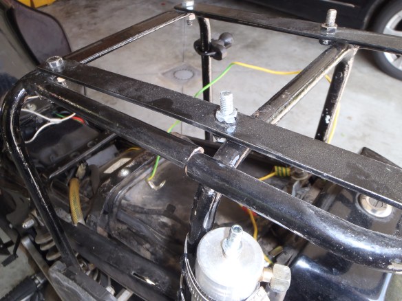 Broken luggage/petrol tank rack - some welding needed!